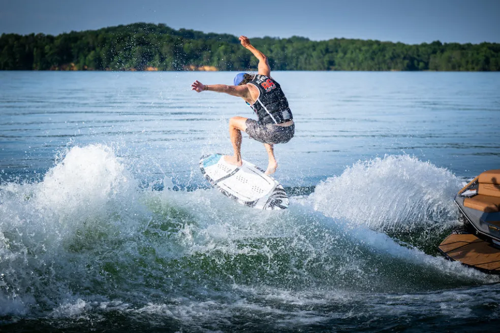 Hyperlite Hi-Fi Wakesurf Board 2026